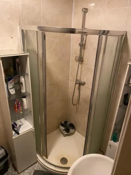 Shower enclosure