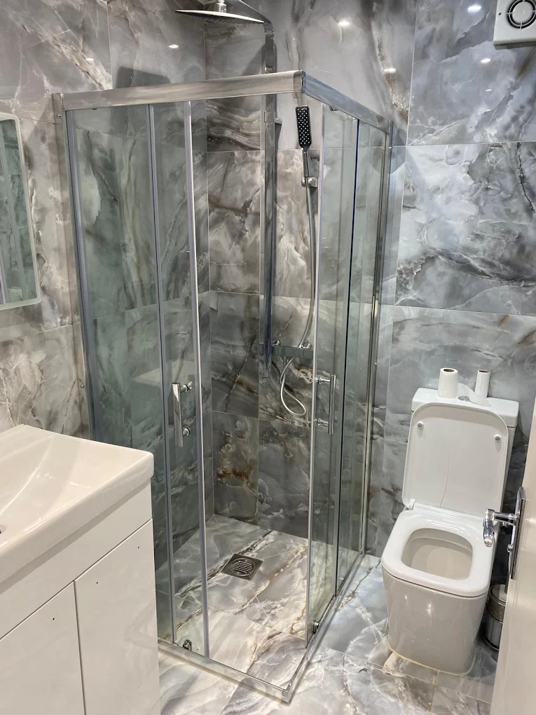 En-suite shower and toilet installation